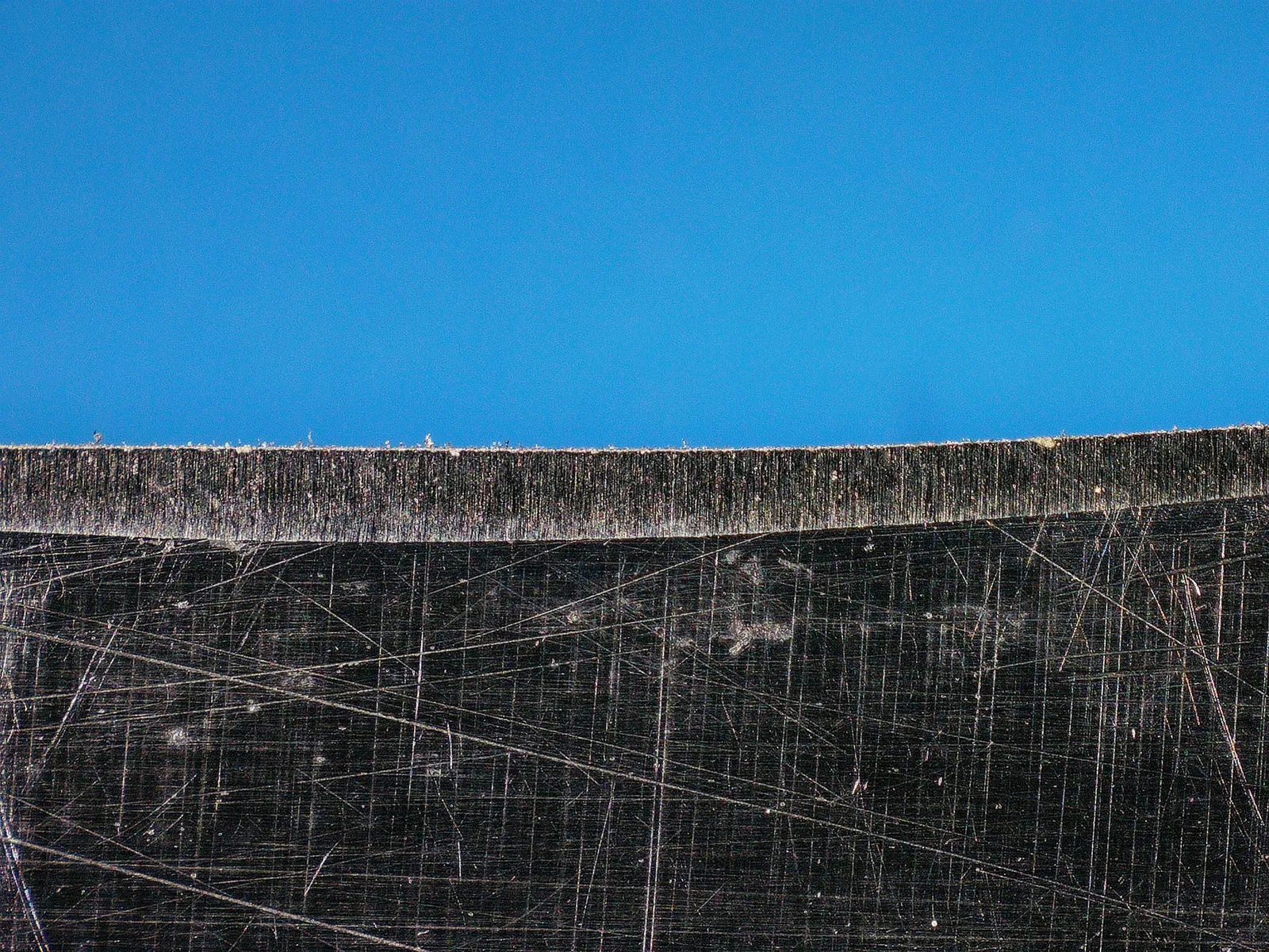 Over-sharpened cutting edge after using an electric sharpener